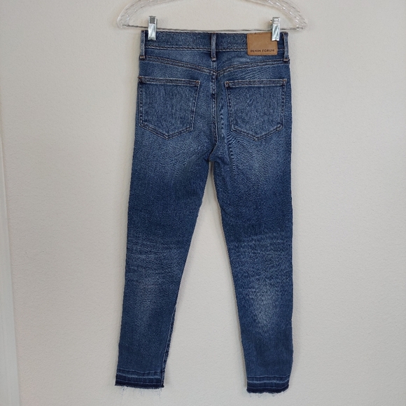 Denim Forum Nico Mid Rise Skinny Crop Jeans Size 26 - Picture 5 of 11